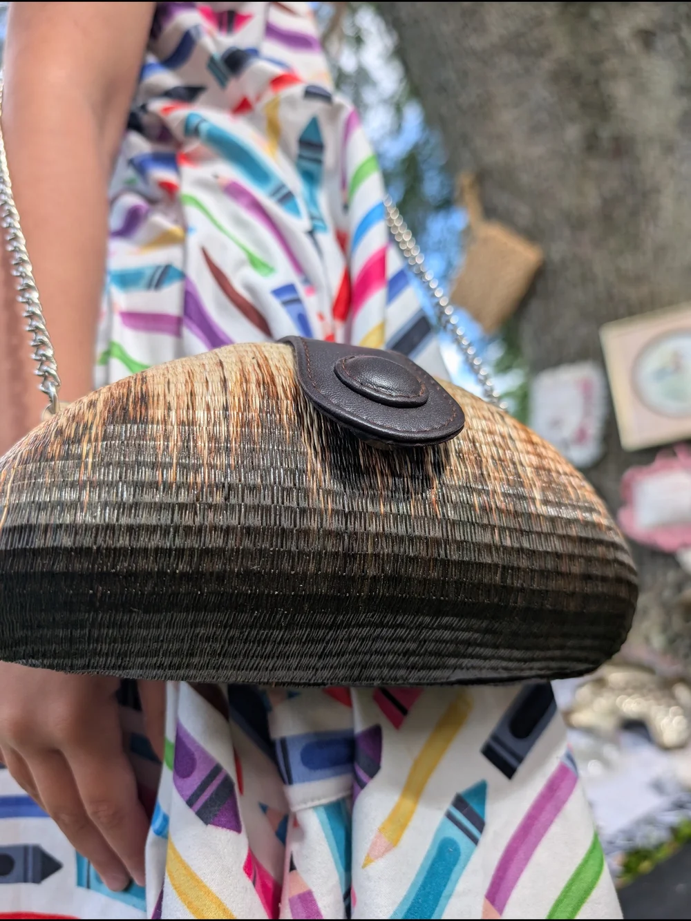 Vintage Le Sac Woven Kultura Straw Rattan Ombre Crossbody Sea Shell Chain Clutch